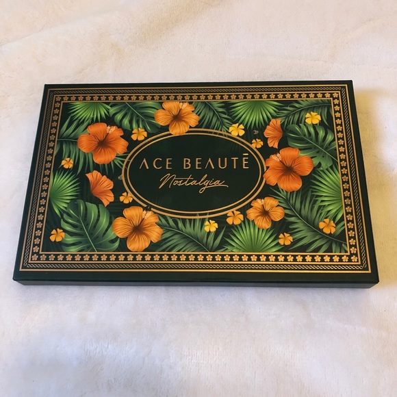 Ace Beaute Nostalgia Eyeshadow Palette - Picture 5 of 12